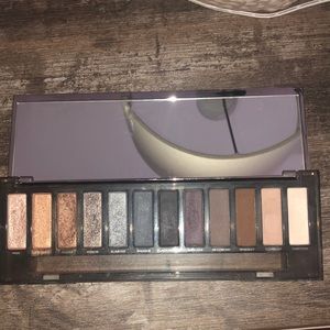 BOGO Urban decay Smokey naked palette